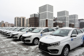 Глава Татарстана Рустам Минниханов передал новые автомобили для редакций республиканских СМИ
