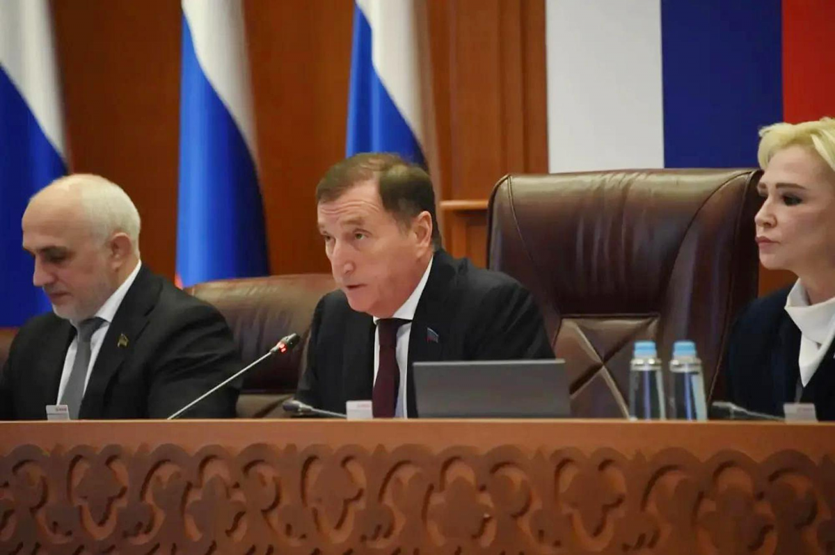 Запрет вейпов, ограничение продажи табака, доклад по концессиям: Народное Собрание Дагестана приняло ряд важных решений на прошедшей сессии