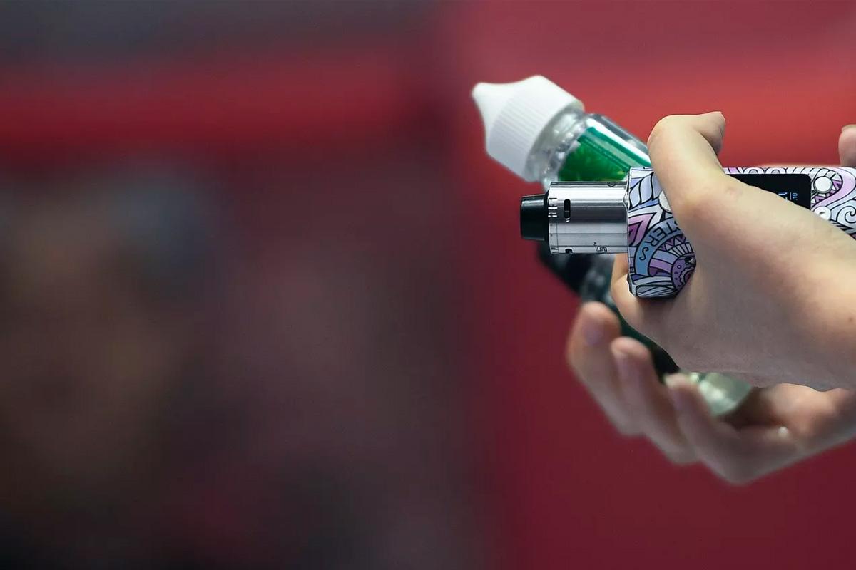 Одышка, воспаление, акне: Медицинский психолог Елена Шахрай из Томска объяснила, чем опасны вейпы и какие угрозы они несут детскому организму