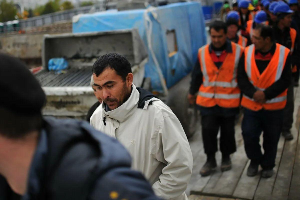 Военные следователи выявляют мигрантов, не вставших на воинский учет в Ярославле