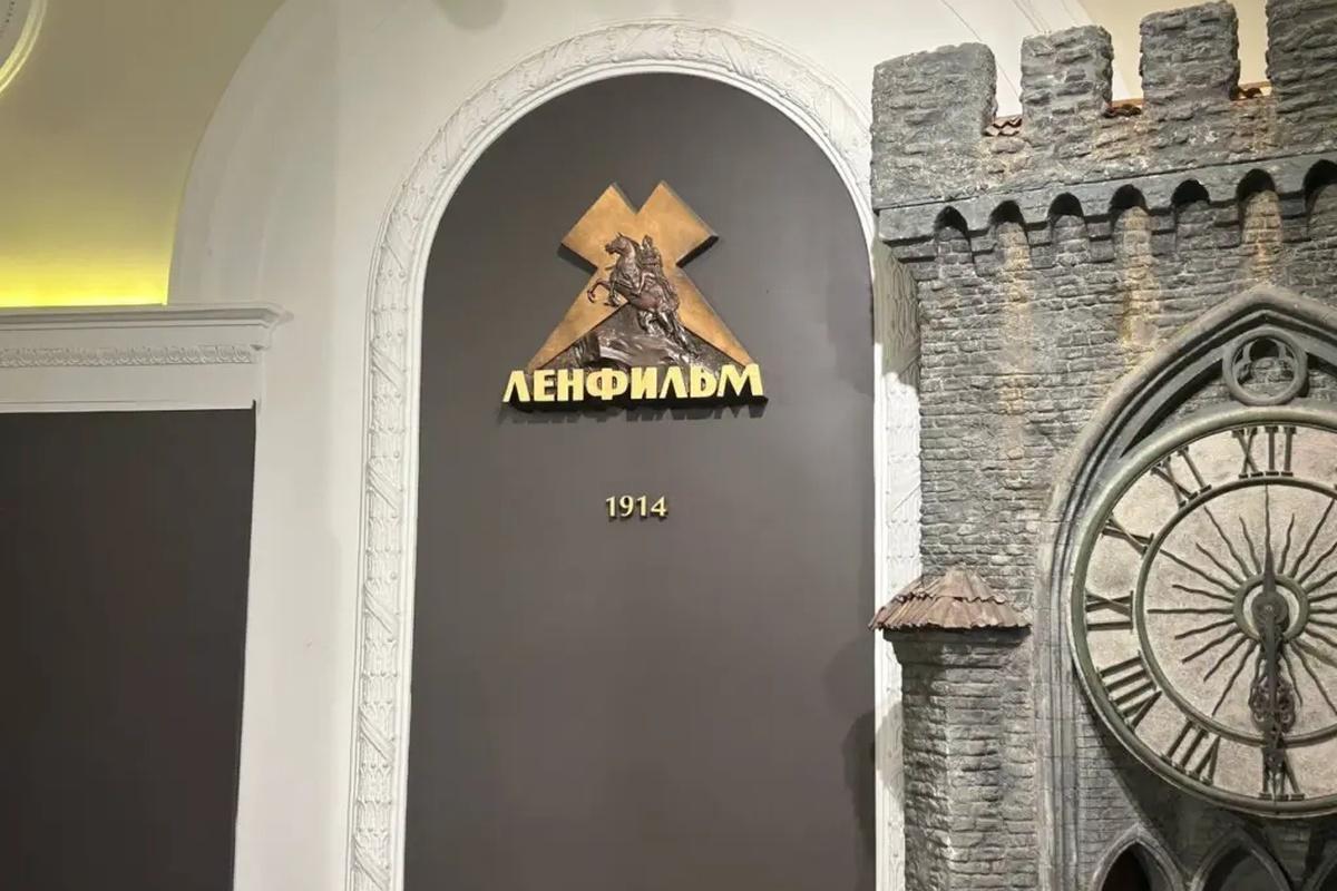 Смольный возьмет «Ленфильм» под контроль: что с золотой киноколлекцией?