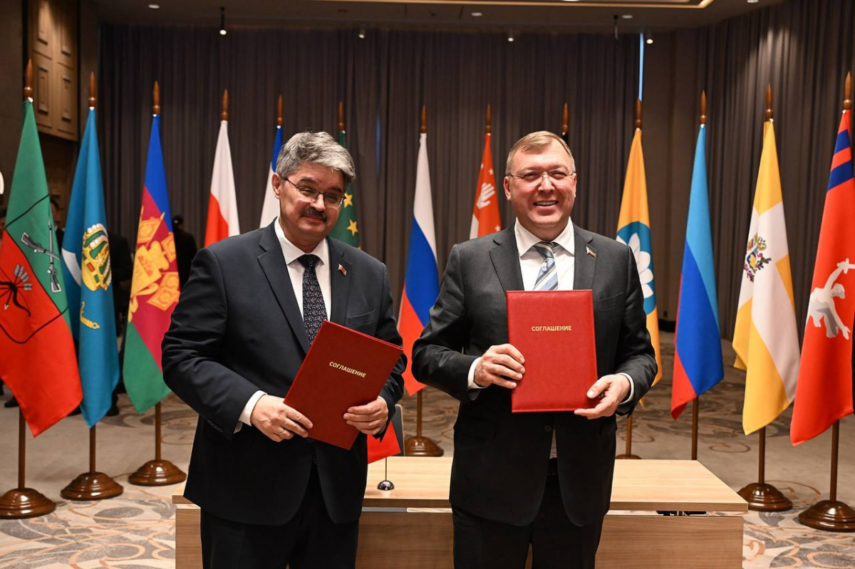 «Опыт южных коллег будет востребован в Магадане»: Спикер Магаданская областной Думы Анатолий Широков принимает участие в заседании Южно-Российской парламентской ассоциации