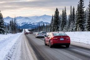 Пешеход убил водителя и ранил мужчину на федеральной трассе в Якутии