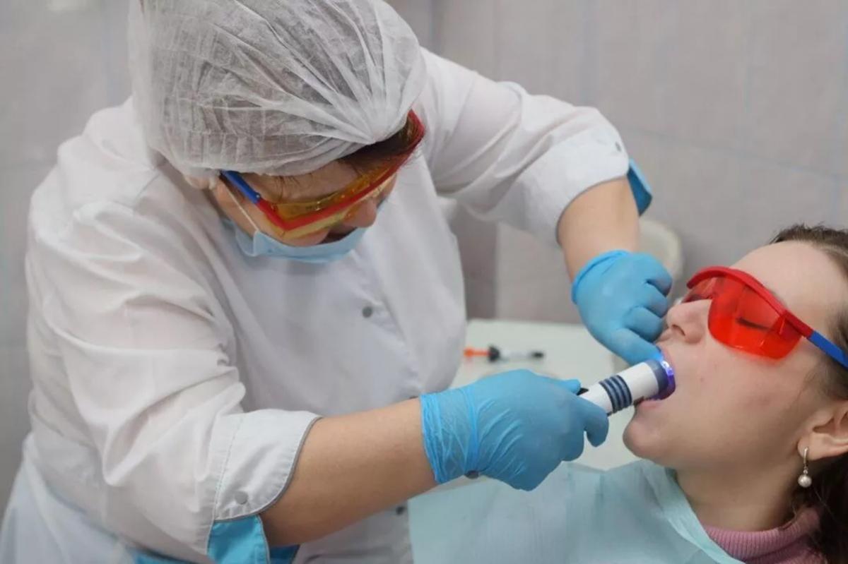 Депутаты предложили сделать профессиональную чистку зубов для детей бесплатной по ОМС