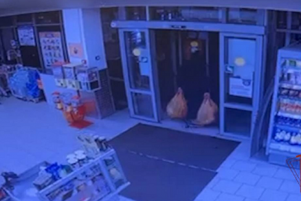 В Подмосковье мужчина незаконно проник в магазин и украл алкоголь на сумму 25 тысяч рублей