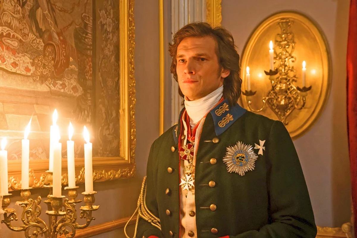 На «России 1» выходит историческая драма об Александре I