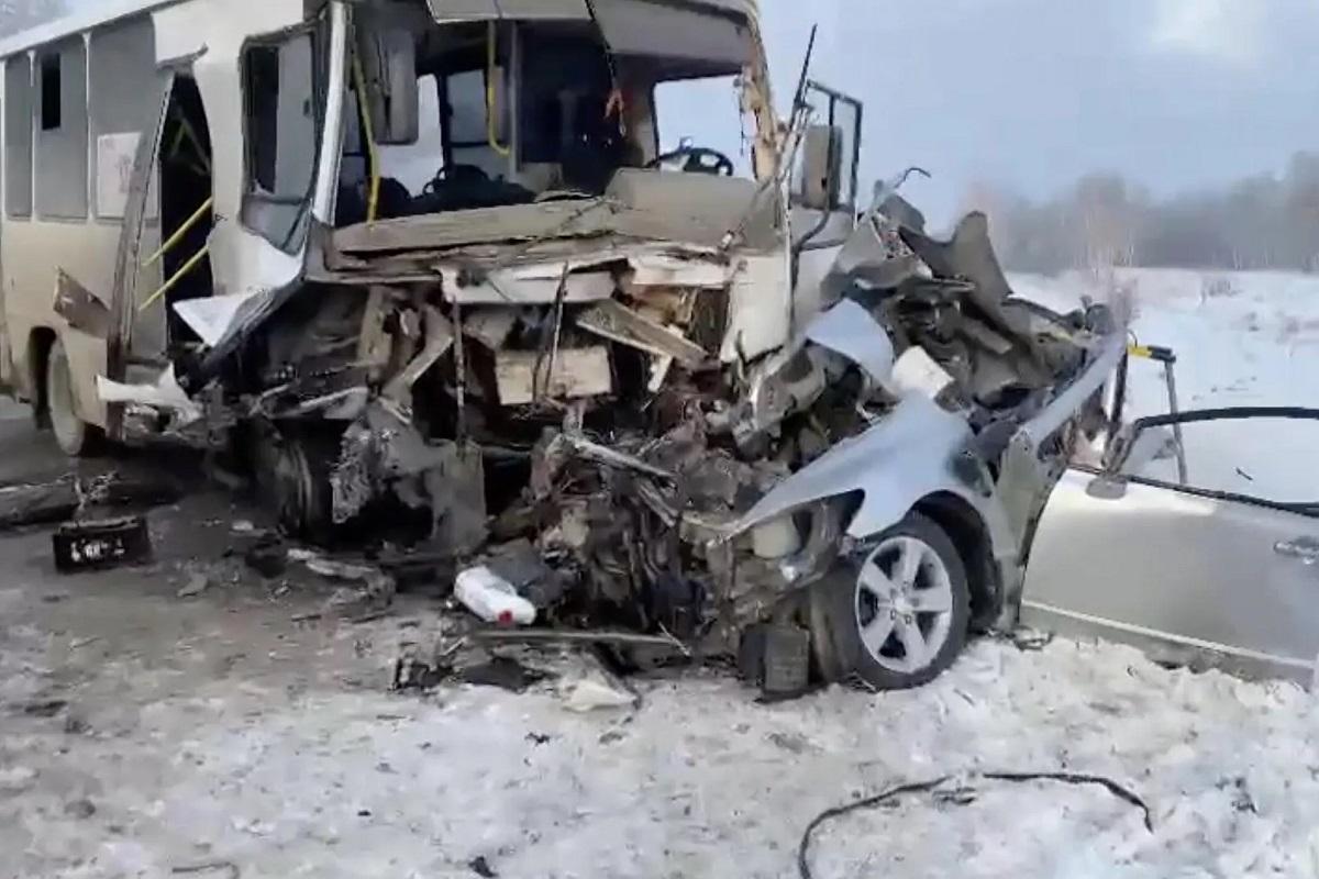 2 человека погибли и пять пострадали в ДТП с автобусом в Челябинской области