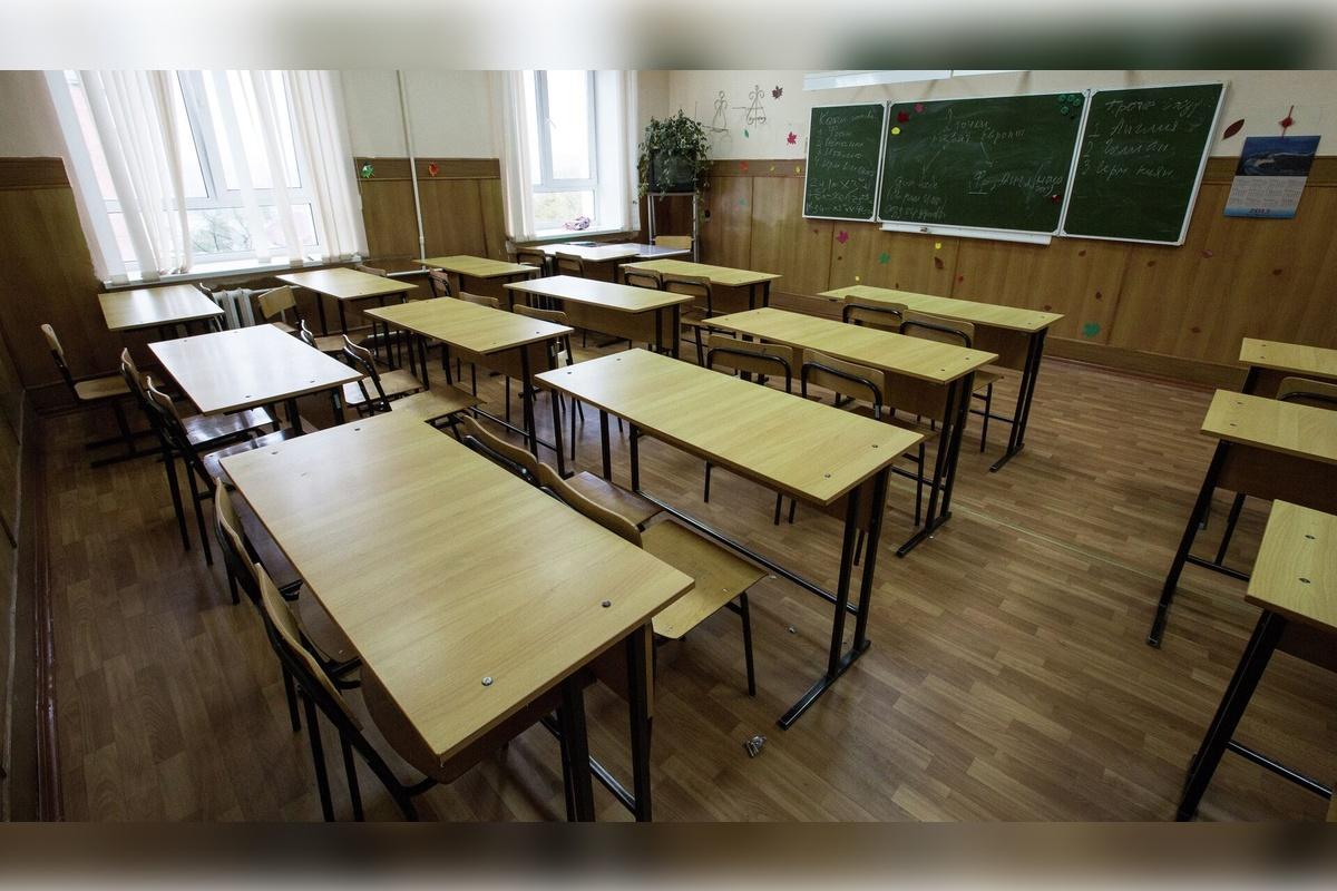 13-летний житель Санкт-Петербурга отдал однокласснику подозрительно большую сумму денег