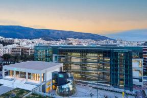 Авангард из России покоряет Афины