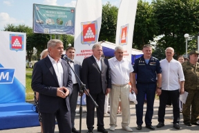 «Республика живет одними мыслями с защитниками»: спикер Госсовета Чувашии Леонид Черкесов принял участие в отправке 90-го гуманитарного конвоя в зону СВО