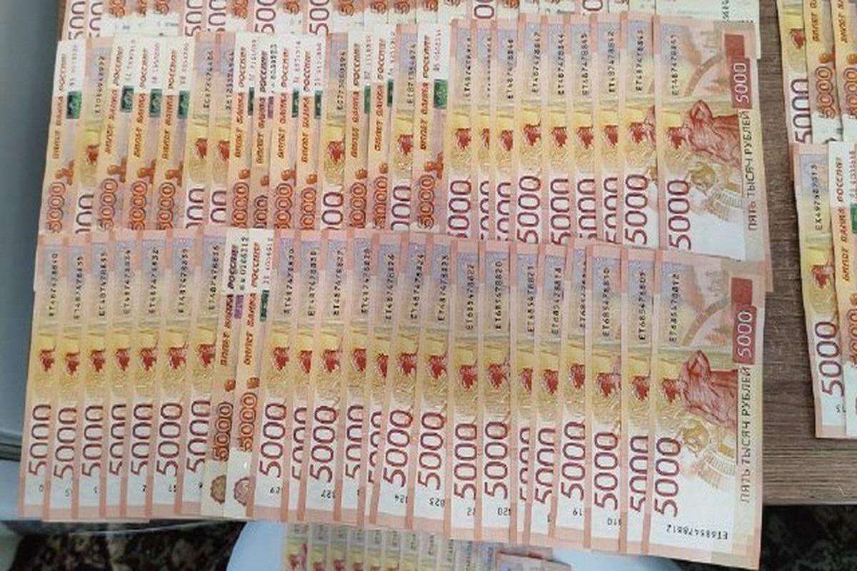 Иркутский карманник случайно «спас» часть денег жервты от перевода мошенникам