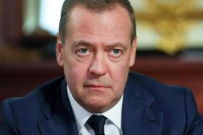 ЕС просит прощения, а США выходят из НАТО? 5 «мрачных» предсказаний Дмитрия Медведева