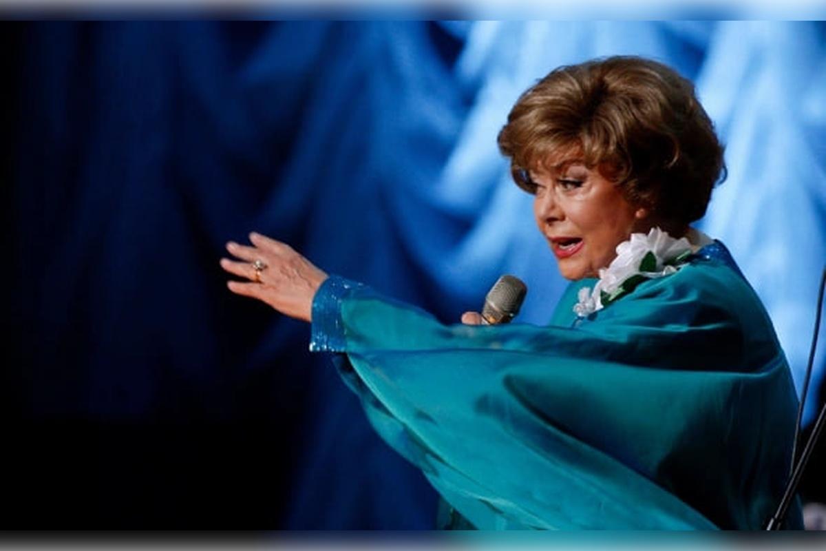 Близкие источники Эдиты Пьехи опровергли информацию о ее деменции