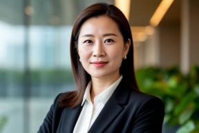 25-летний жених 55-летней китайской миллионерши впервые высказался о свадьбе