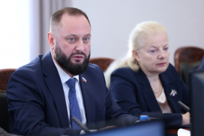 Представитель ЗС ВО Антон Холодов рассказал коллегам из ПАЗСР о пользе депутатских программ и мониторинге эффективности парламентской деятельности в муниципалитетах