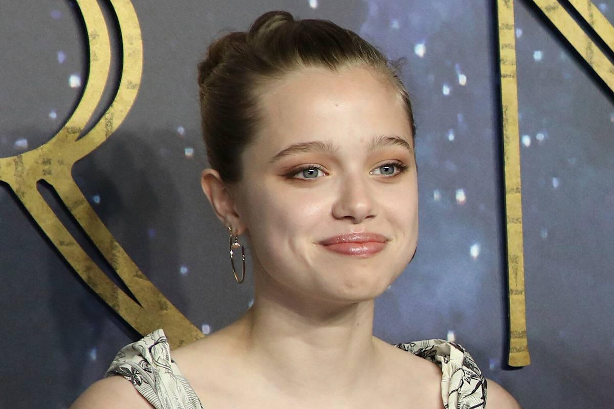 Папарацци подловили 19-летнюю дочь Джоли: нежный жест и объятия с таинственным незнакомцем