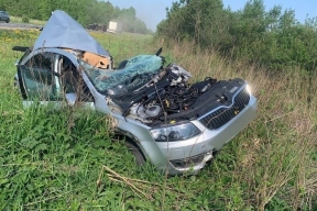 Водитель легковушки погиб в жутком лобовом ДТП в Ленинградской области