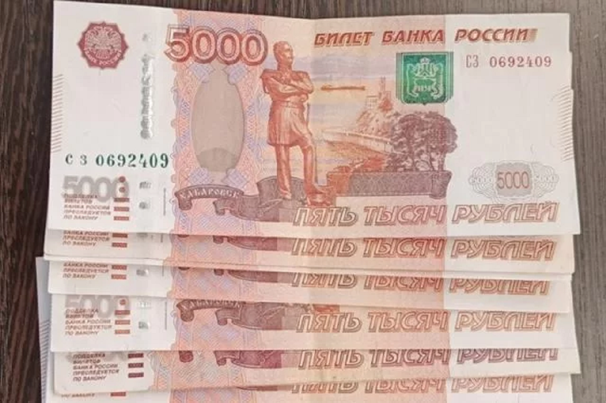 Заработки пеших курьеров в Томской области уступили только московским показателям