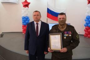 Председатель Думы Астраханской области Думы Игорь Мартынов наградил отличившихся сотрудников и военнослужащих Росгвардии