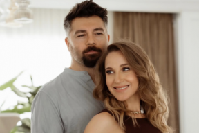 Для меня это стресс: Алексей Чумаков признался, что ему сложно подобрать подарок Ковальчук