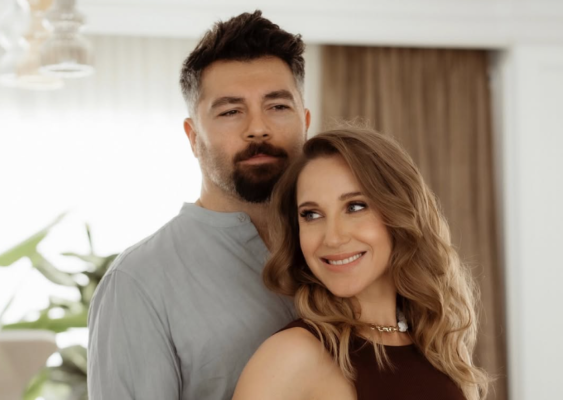 Для меня это стресс: Алексей Чумаков признался, что ему сложно подобрать подарок Ковальчук