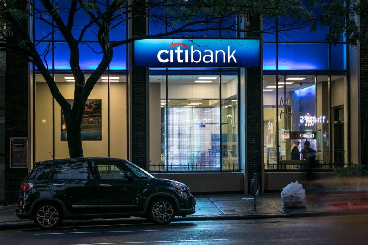 В США оплошность сотрудников Citibank на несколько часов сделала клиента миллиардером