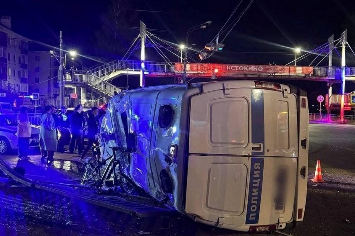 В Нижегородской области столкнулись машина полиции и «Лада Приора», погиб человек