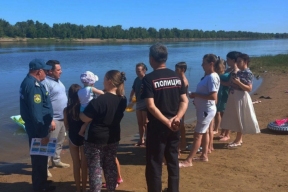 МЧС проводит рейды в Астраханской области, выявляя подростков, купающихся в запрещенных местах