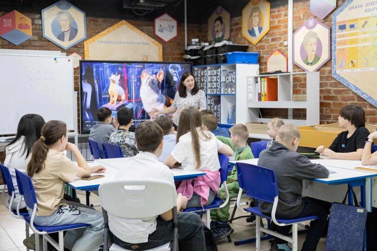 В ЕАО открыли хайповый центр для вундеркиндов с роботами и опытами