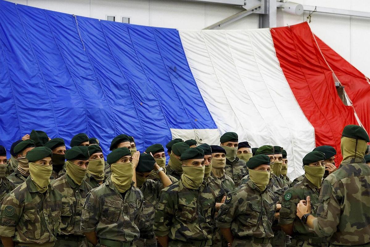 Военные Франции требуют от парламента раскрыть информацию об участии страны в конфликте на Украине