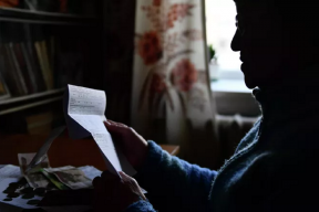 В Омске старшим по дому и членам КТОСов приостановили компенсации за услуги ЖКУ