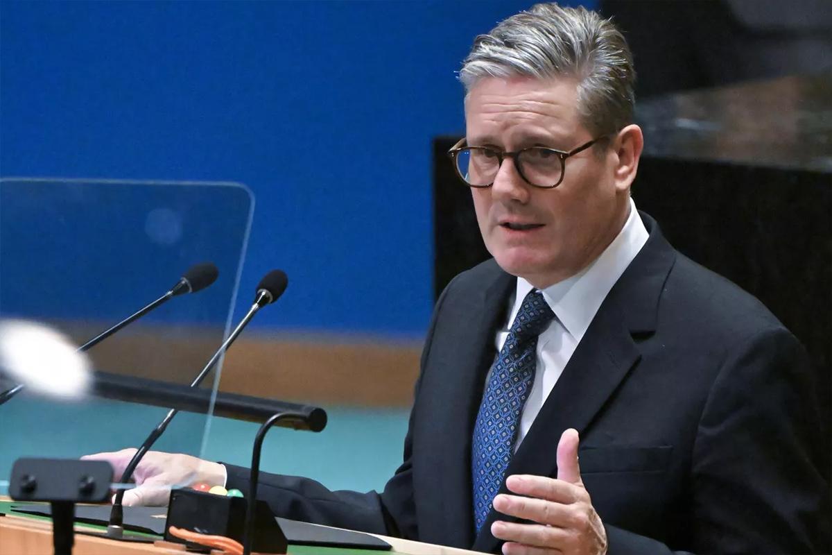 «Лжец!»: в британском парламенте выгнали двух депутатов за оскорбление премьера