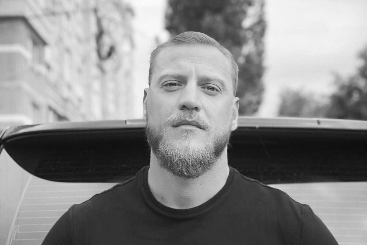 От ЗОЖ-рэпа до «воина света»: как Миша Маваши превратил музыку в националистическое движение