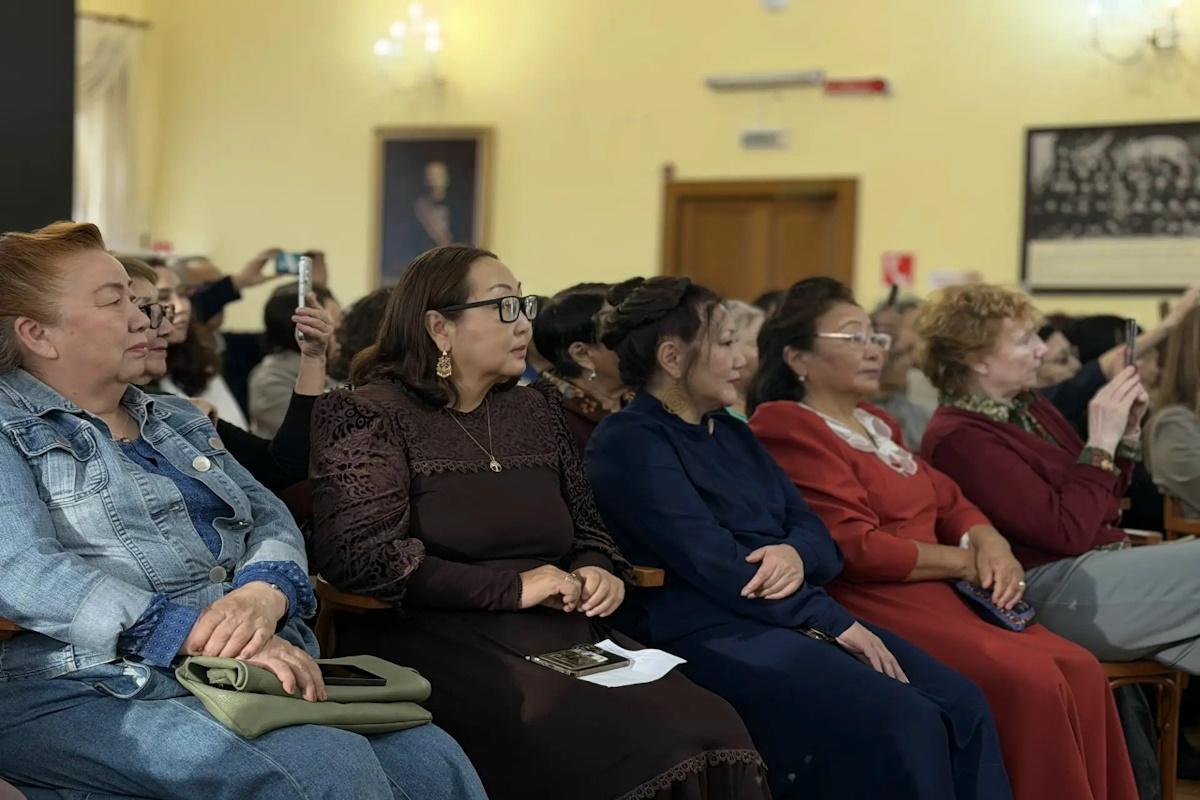 Якутская грампластинка: в Национальной библиотеке региона почтили память первых исполнительниц