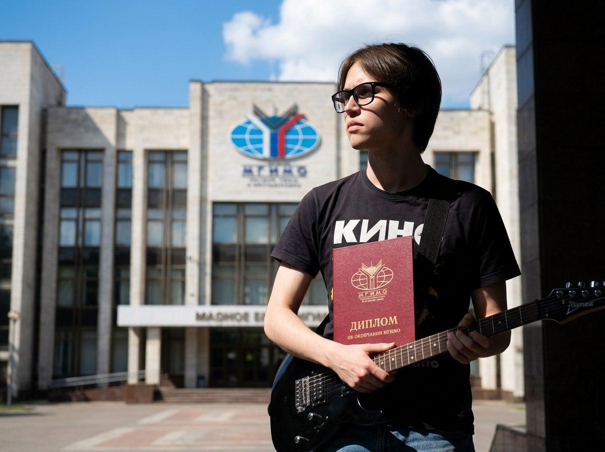 Окончил МГИМО и пропал: Что происходит с единственным сыном Анастасии Заворотнюк