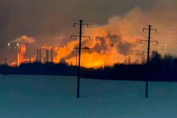 Огненный ад над Дорогобужем: очевидцы сравнили атаку дронов с землетрясением, спасатели гибли в цехах с селитрой
