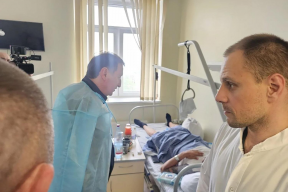 Не по долгу службы, а по зову сердца: спикер Народного Собрания Дагестана Заур Аскендеров посетил военный госпиталь в Ростове-на-Дону и встретился с участниками СВО