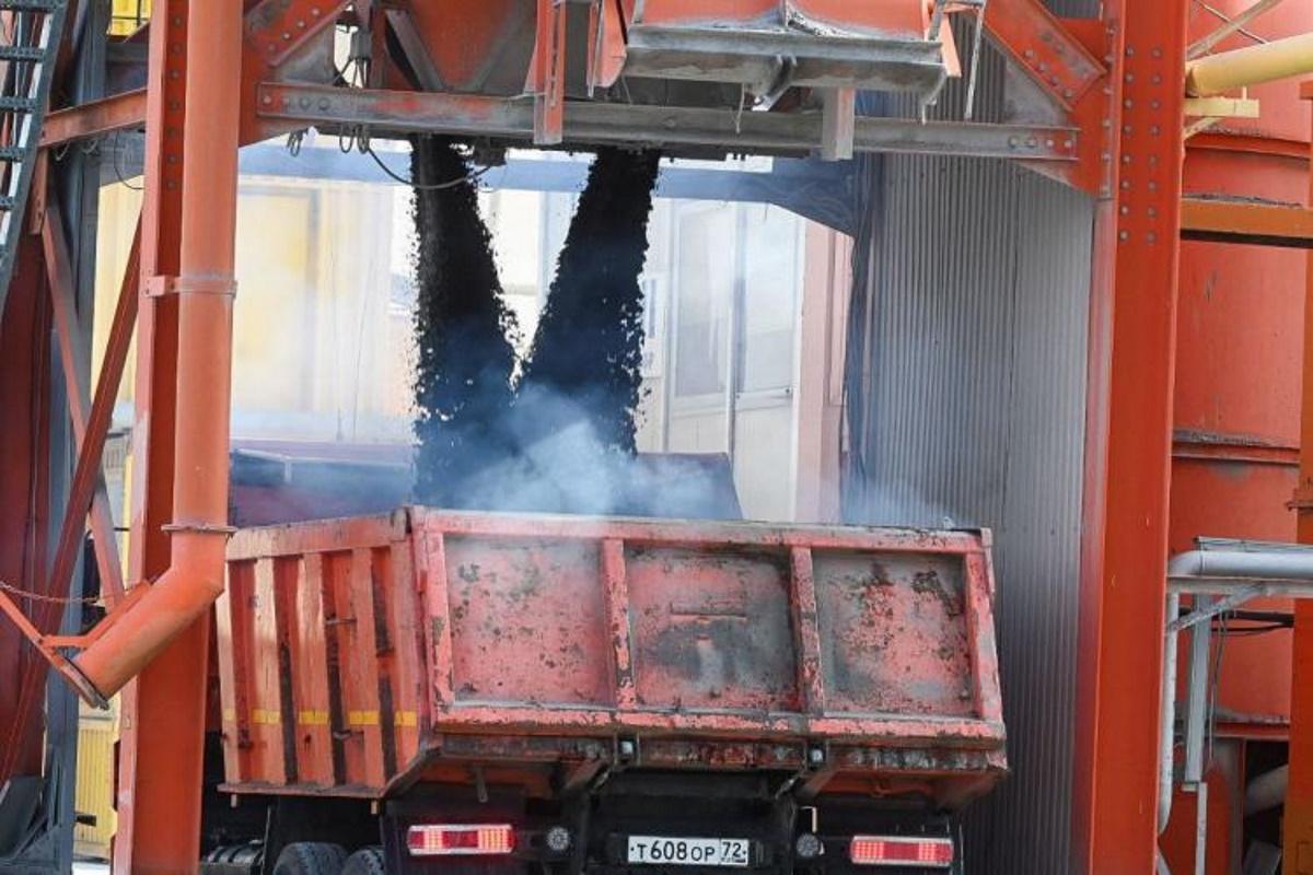 Асфальтовые заводы Тюменской области включились в подготовку к дорожному ремонту раньше срока