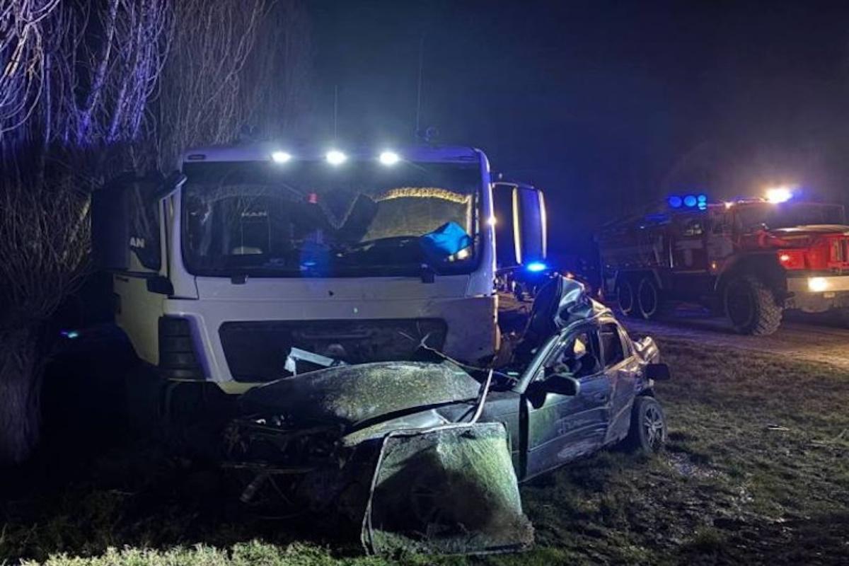 В Адыгее Госинспекция проводит проверку причин смертельного столкновения иномарки и грузовика