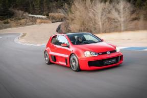 650 «бешеных лошадей» в красном: Volkswagen воскресил концепт GTI W12 к 50-летию легенды