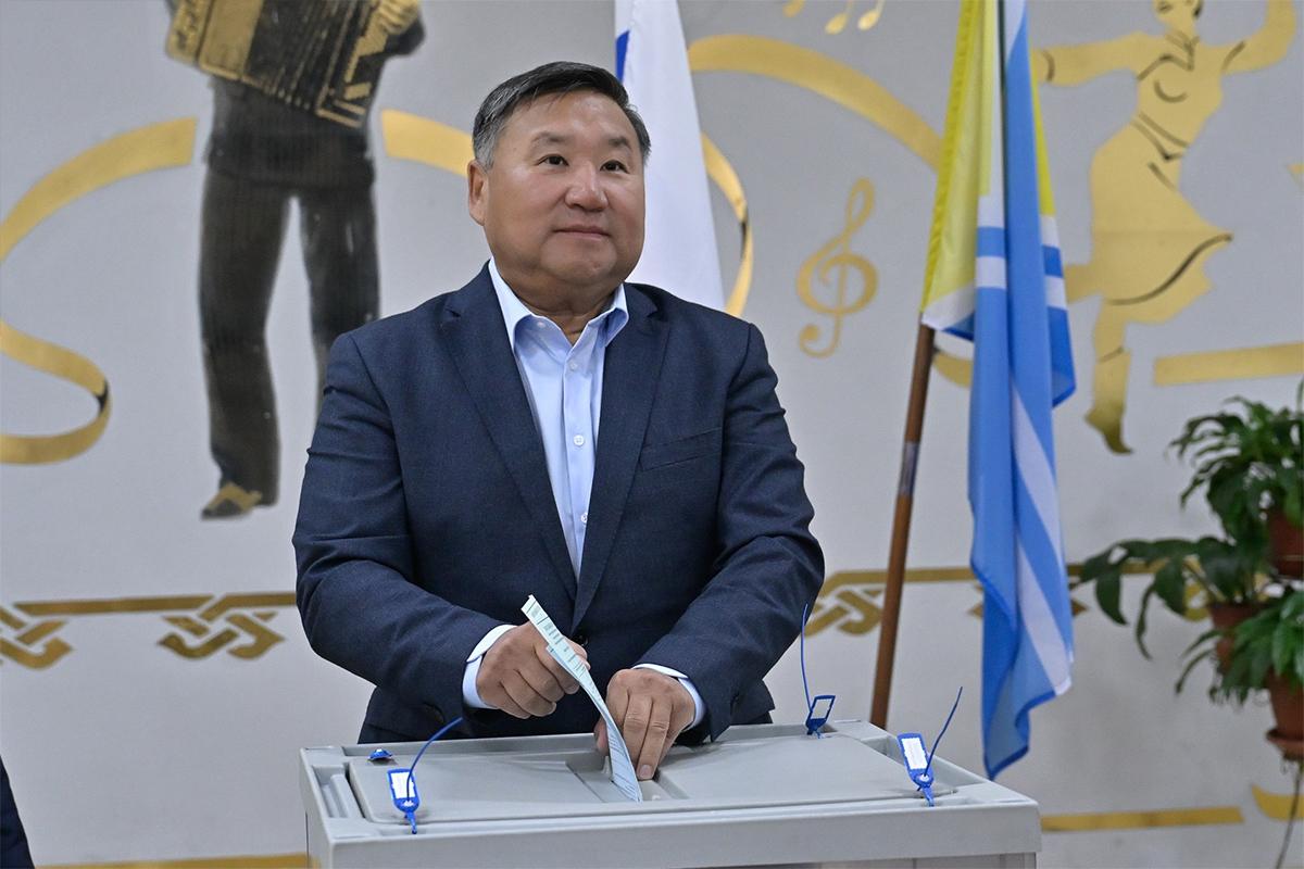 Ховалыг смел конкурентов в Туве: 90,95% после обработки всех протоколов