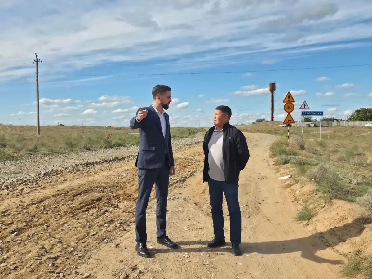 Депутат Думы Астраханской области Егор Угаров держит на контроле ремонт дороги Сероглазка — Волжский в Енотаевском округе