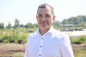 Мэр Максим Кудрявцев: С начала сезона на улицах и в парках Новосибирска высадили более 1,1 тыс. деревьев и кустарников из муниципального питомника