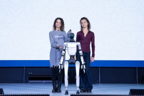 Издание «Молодежь Москвы» проводит эксперимент по обучению робота основам журналистики