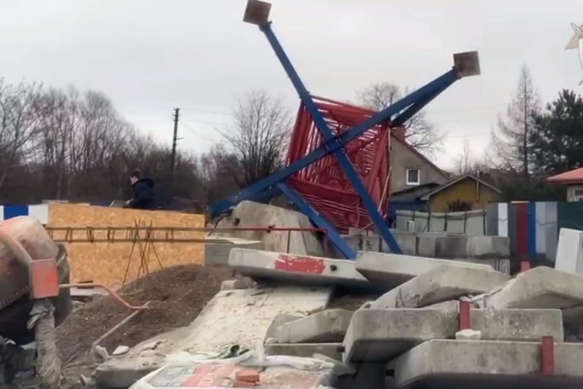 В Калининградской области возбудили уголовное дело после гибели крановщика на стройке