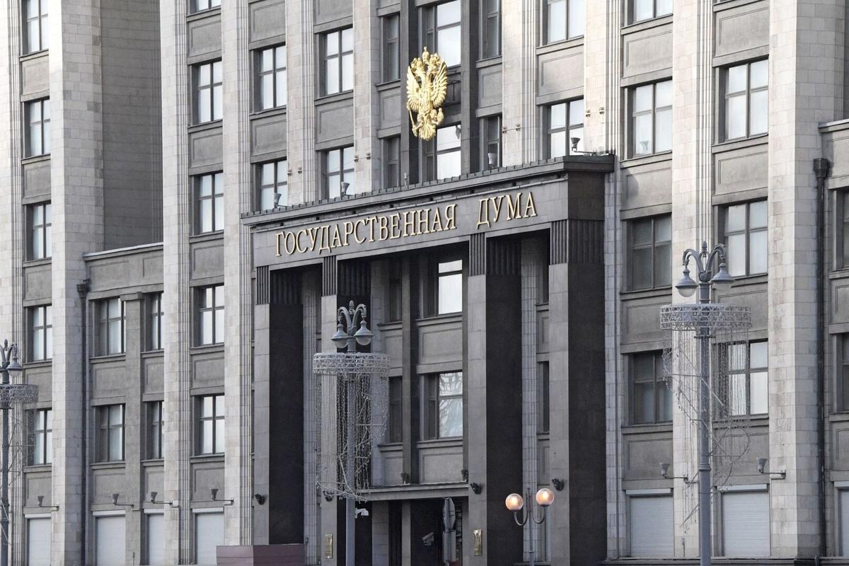 В Госдуме проголосовали за законопроект, позволяющий правительству определять число платных мест в вузах