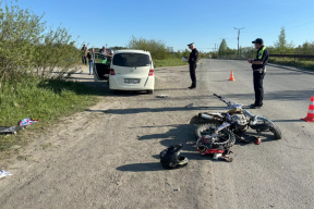 15-летний подросток попал в реанимацию после катания на мотоцикле в Свердловской области