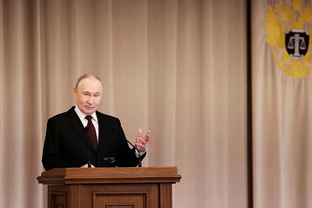 Президент поручил держать на контроле содержание в СИЗО, а также отметил дефицит кадров