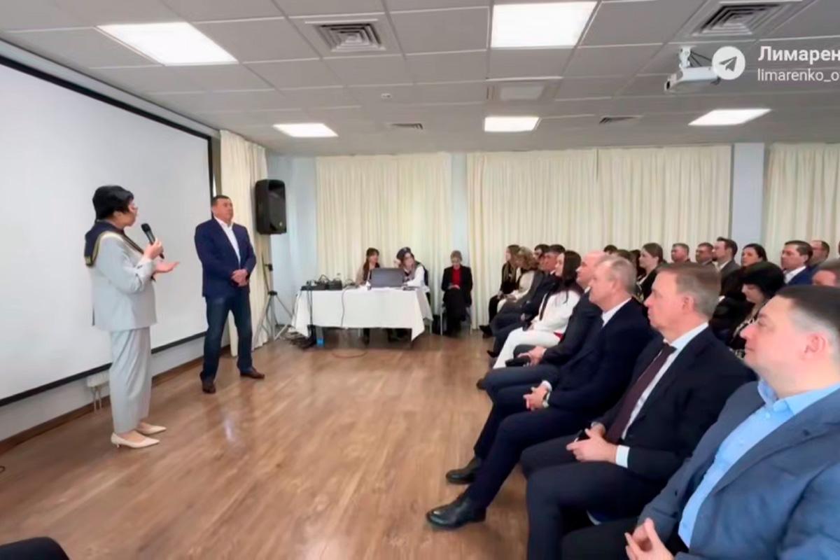 Губернатор Сахалинской области Валерий Лимаренко обсудил с Торгово-промышленной палатой региона формирование кадрового резерва и поддержку социальных проектов