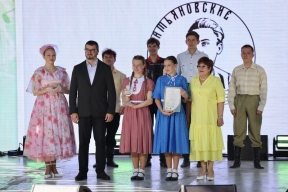 «Наша цель — дать этим песням новое звучание»: Спикер Заксобрания Владимирской области Ольга Хохлова наградила победителей первого межрегионального вокального конкурса «Фатьяновские соловьи»